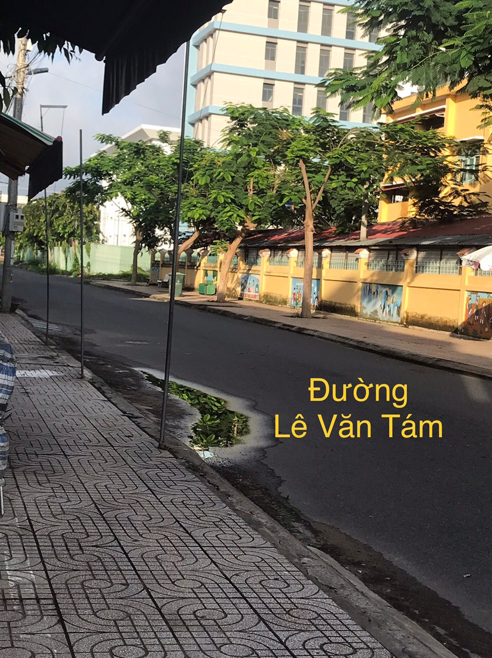 Bán nhà mặt tiền đường Lê Văn Tám